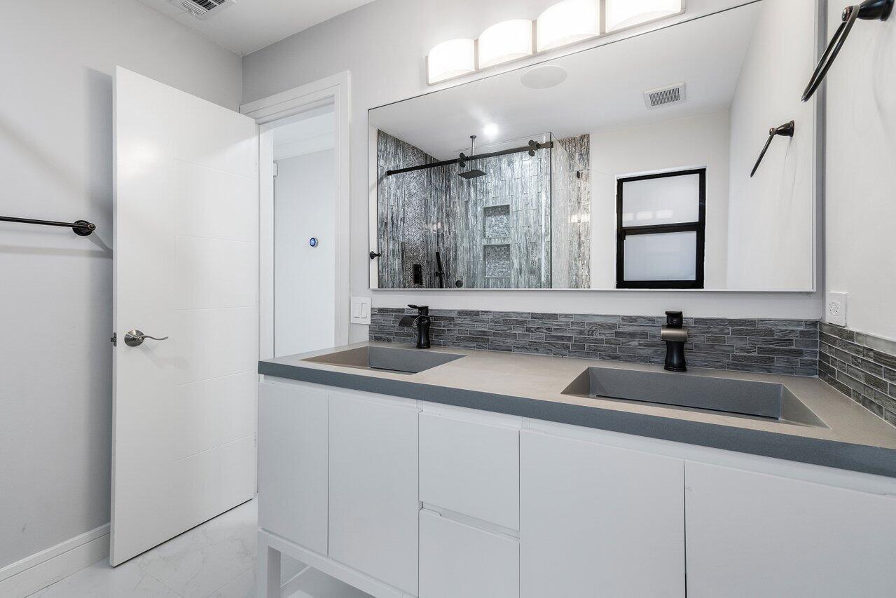 3432 Pine Haven Circle