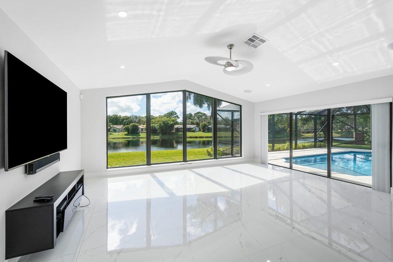 3432 Pine Haven Circle