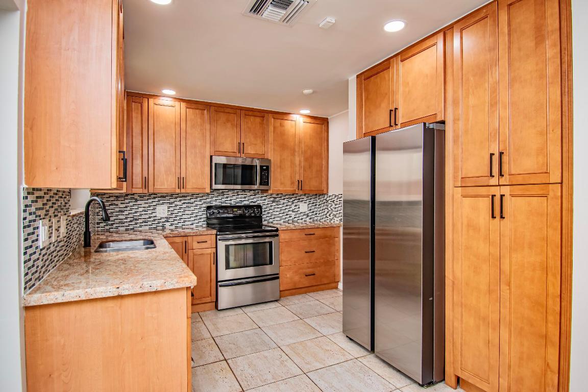 6805 NW Allegre Court