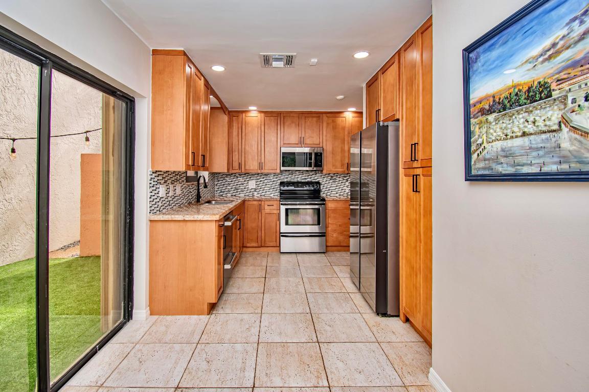 6805 NW Allegre Court