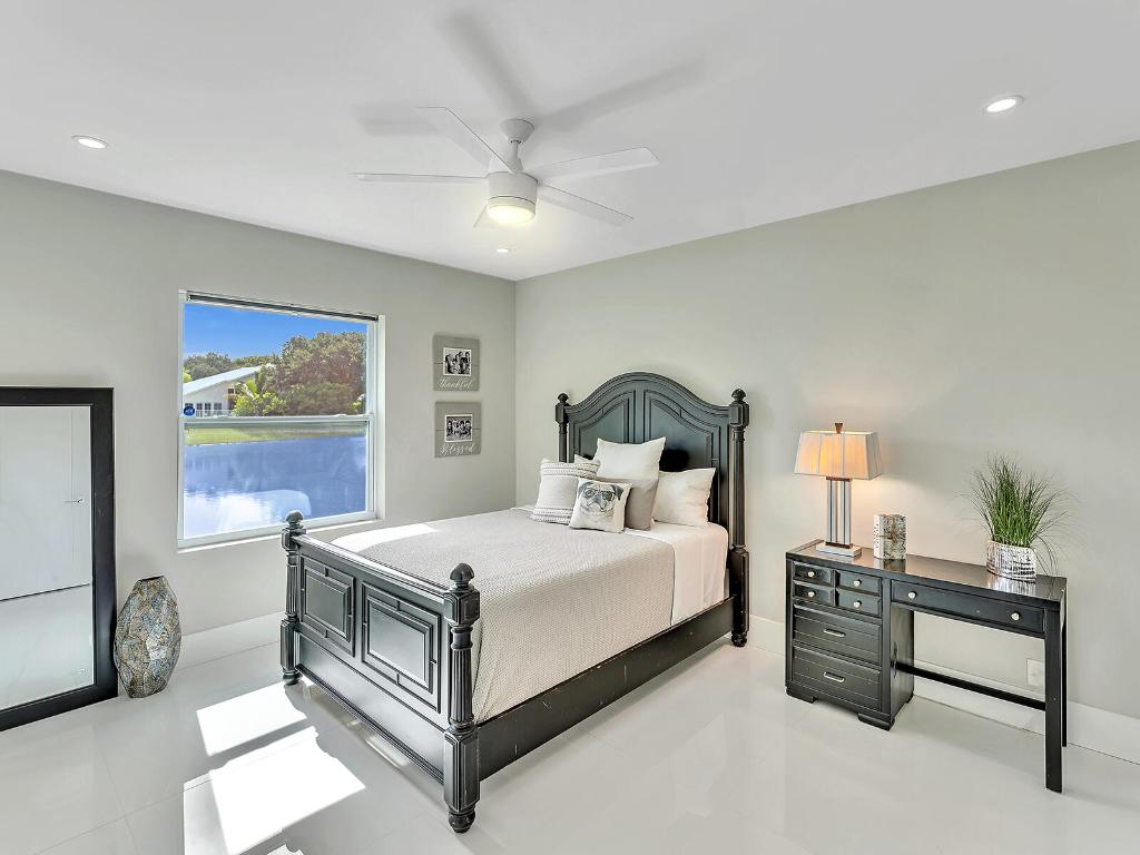 2788 Hampton Circle W