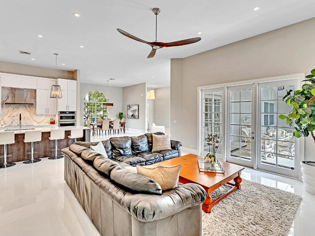 2788 Hampton Circle W