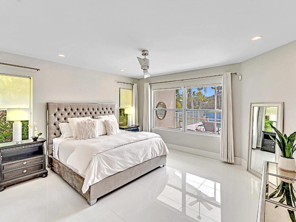 2788 Hampton Circle W