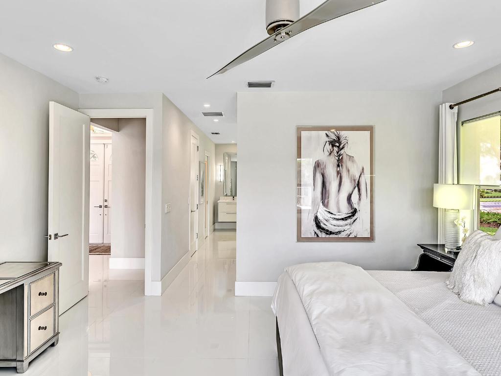 2788 Hampton Circle W