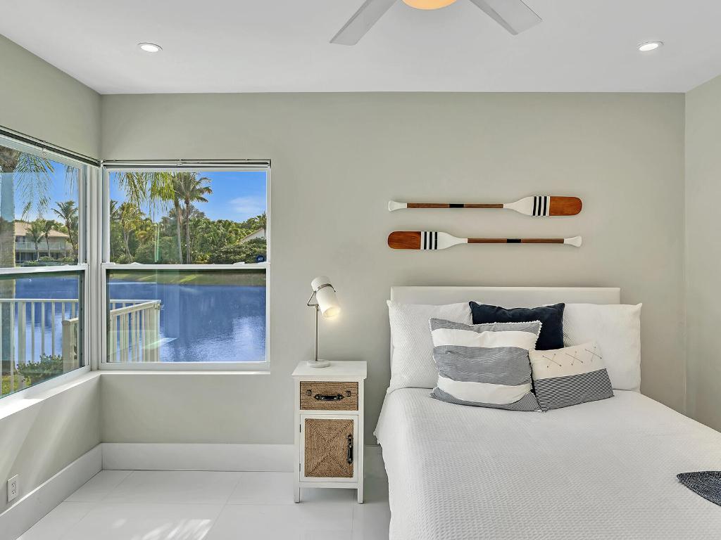 2788 Hampton Circle W