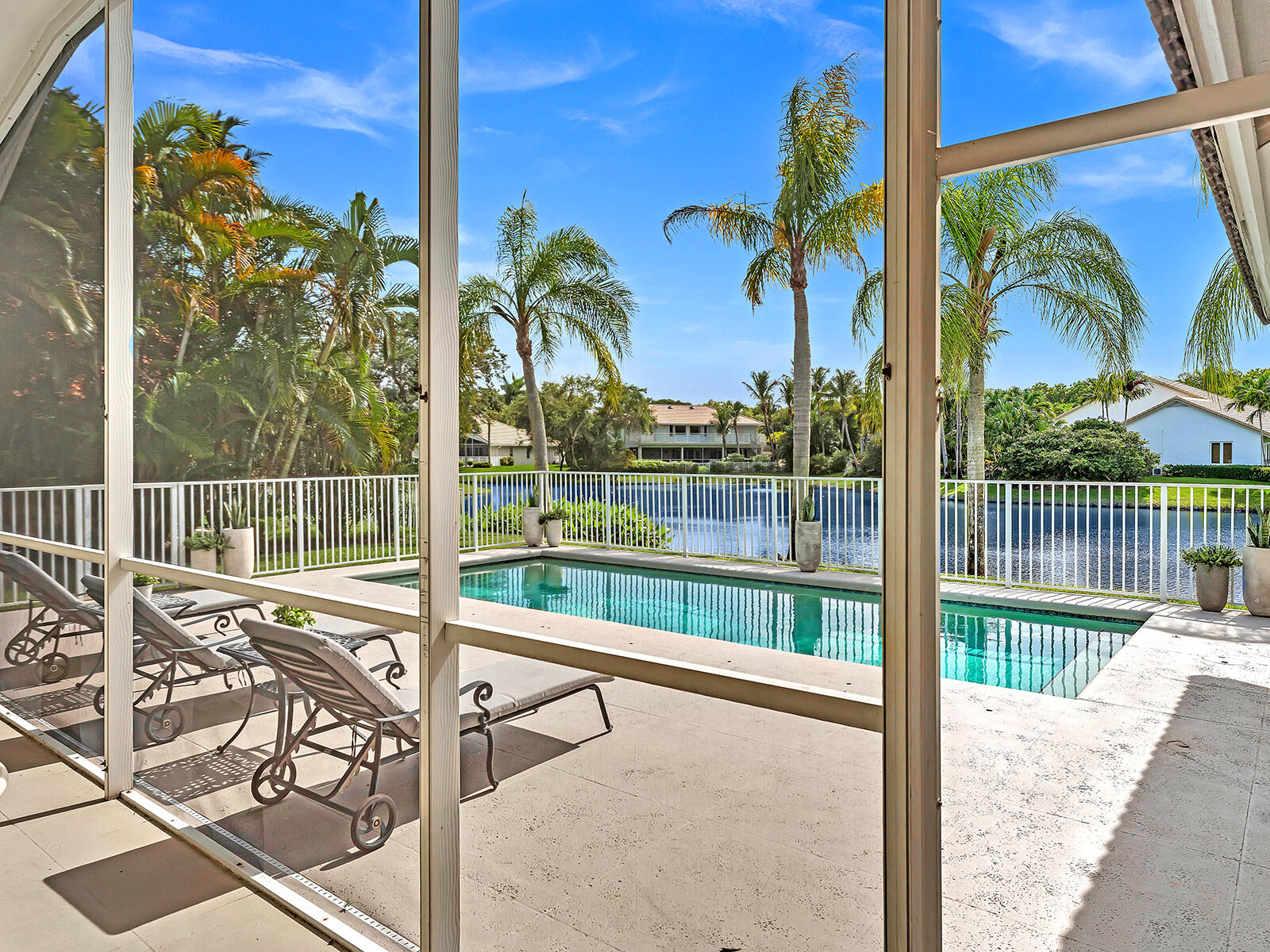 2788 Hampton Circle W