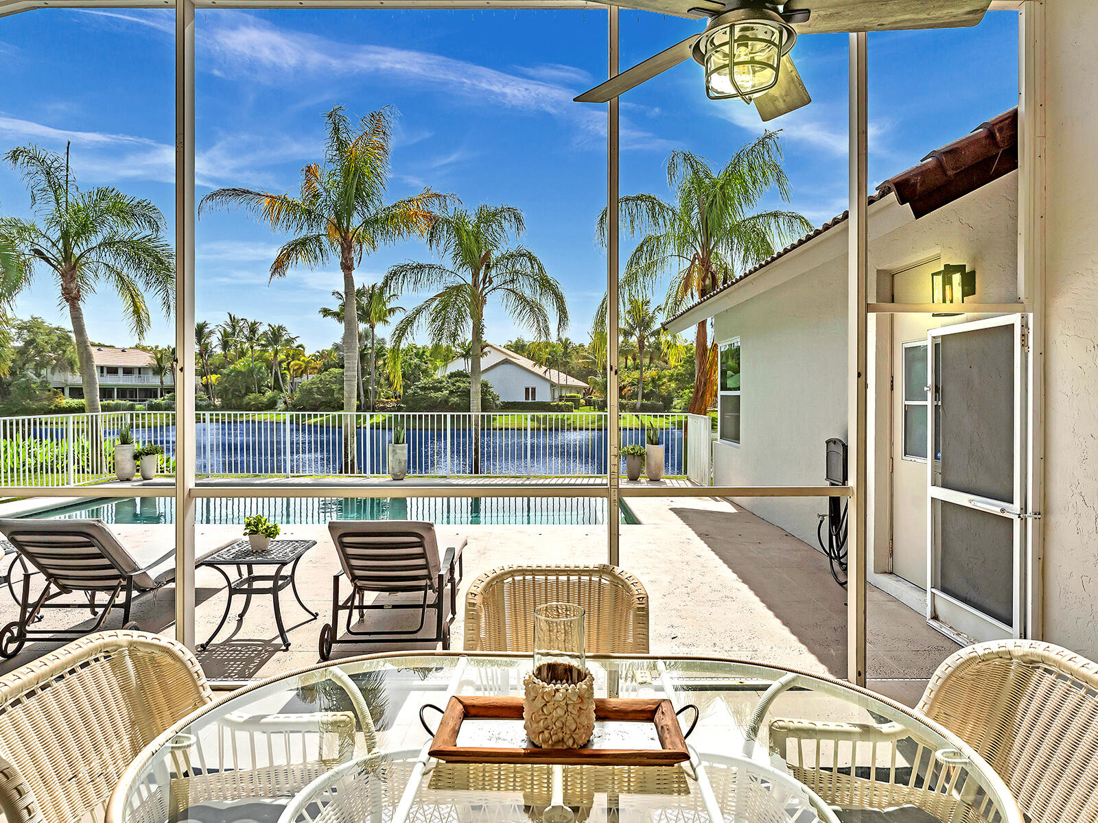 2788 Hampton Circle W