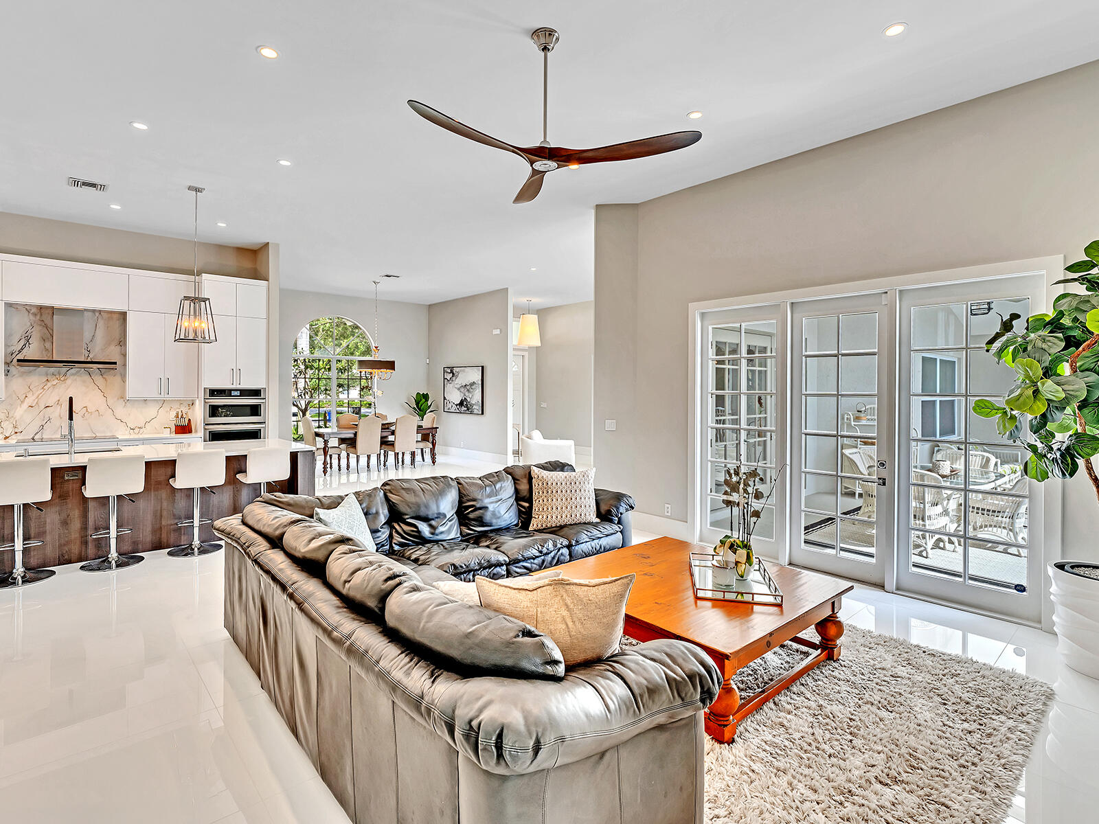 2788 Hampton Circle W