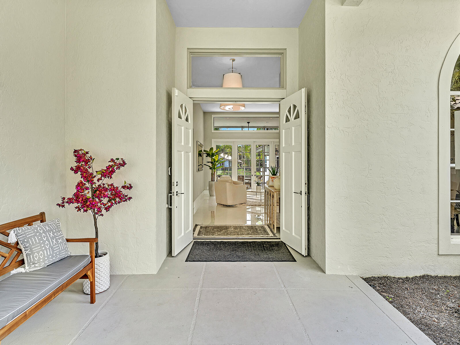 2788 Hampton Circle W