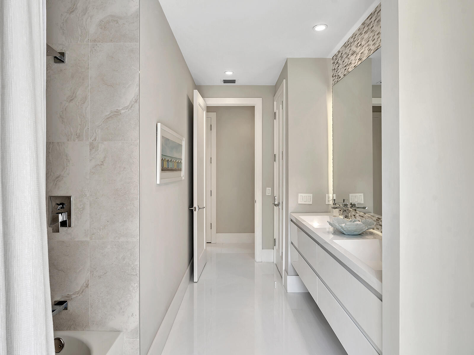 2788 Hampton Circle W