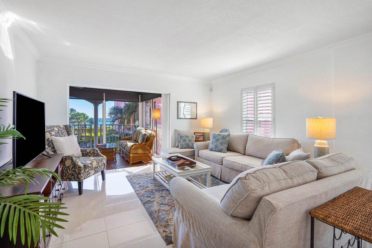 1040 Banyan Road 2010