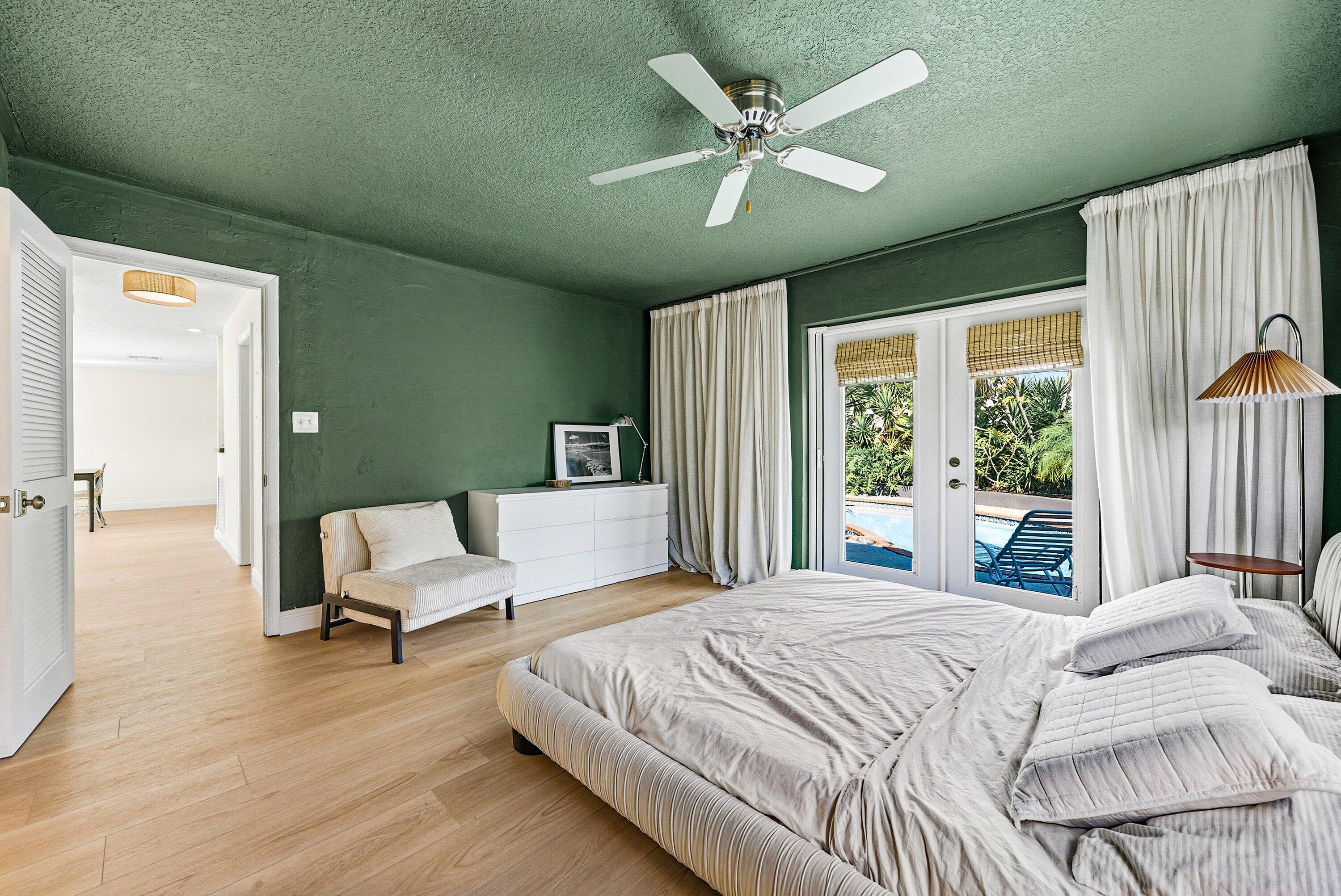435 NE 35th Street