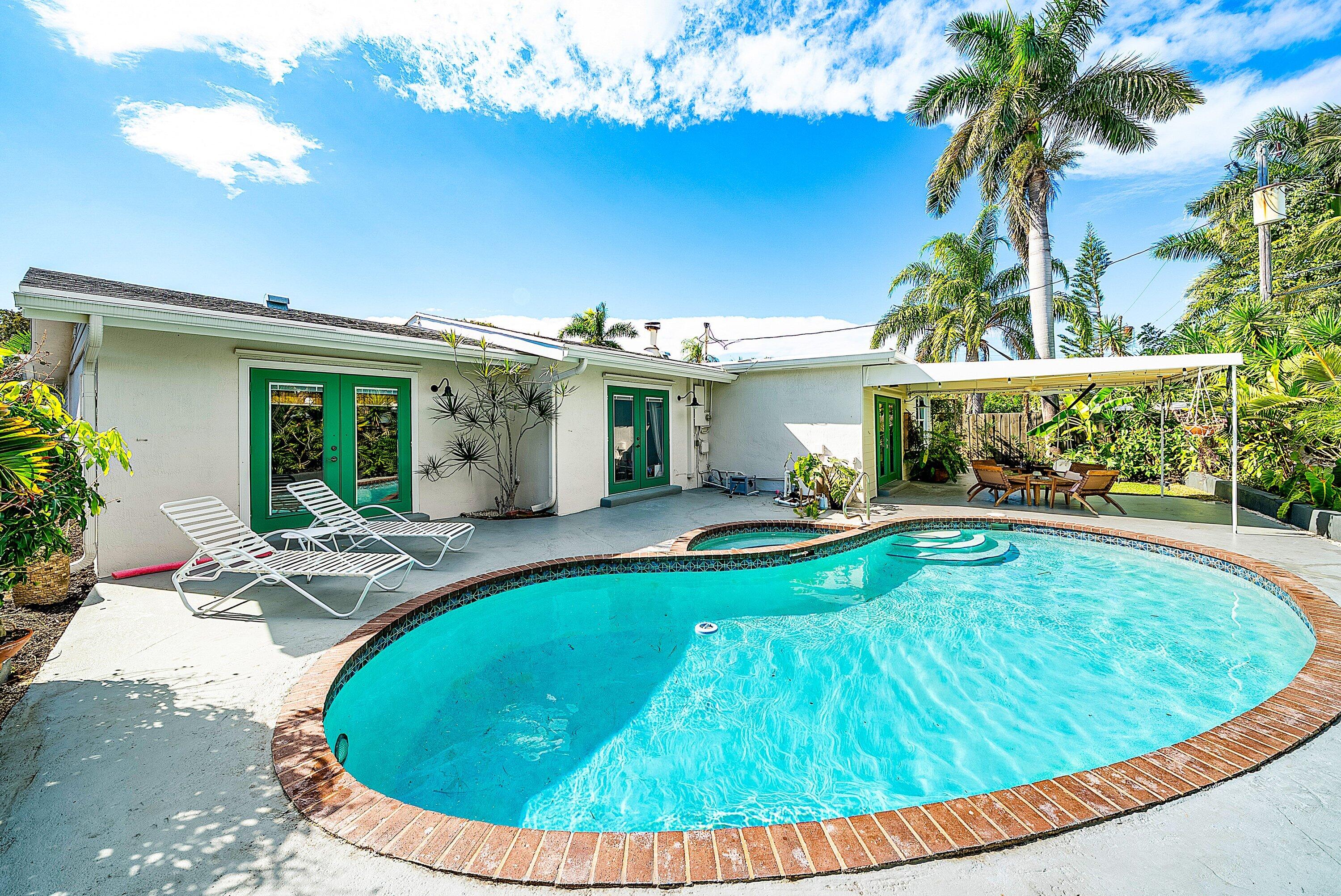 435 NE 35th Street