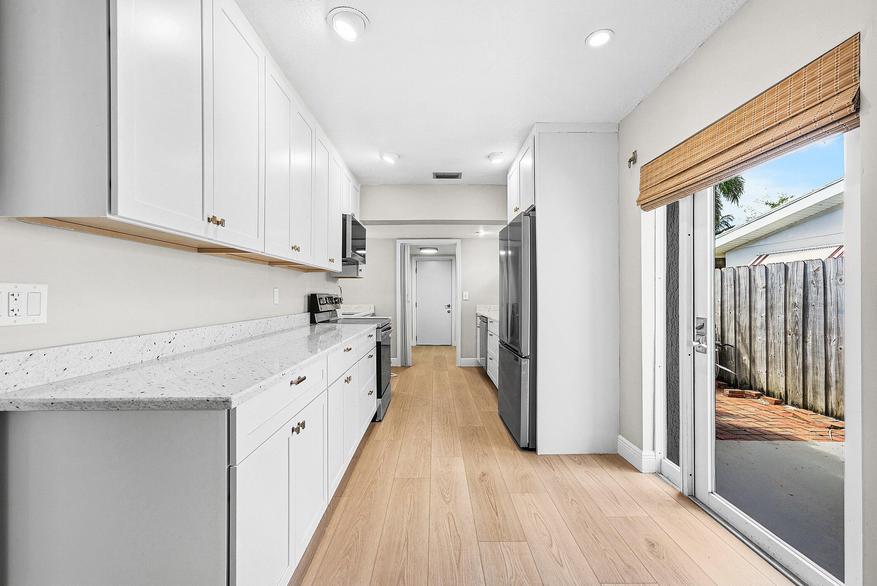 435 NE 35th Street