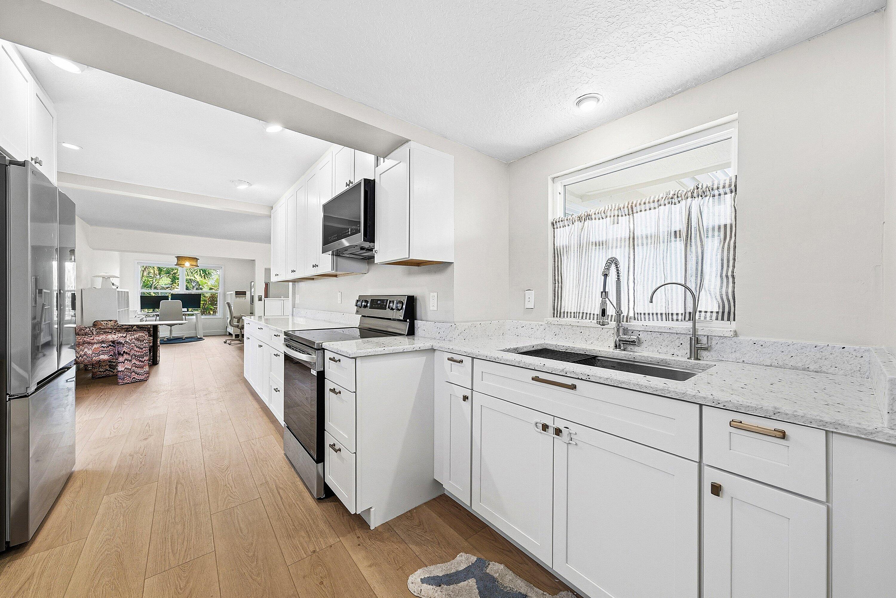 435 NE 35th Street