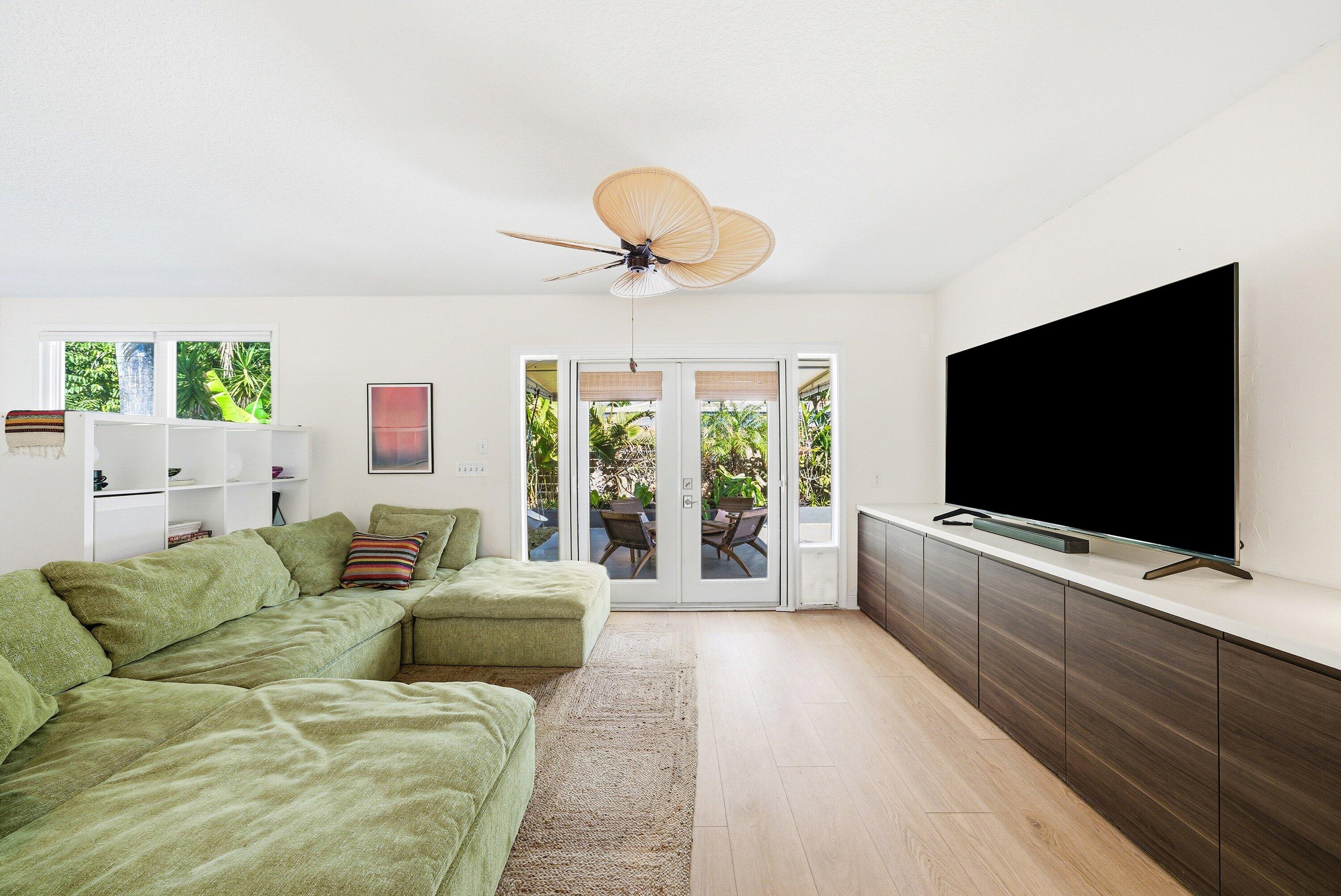 435 NE 35th Street