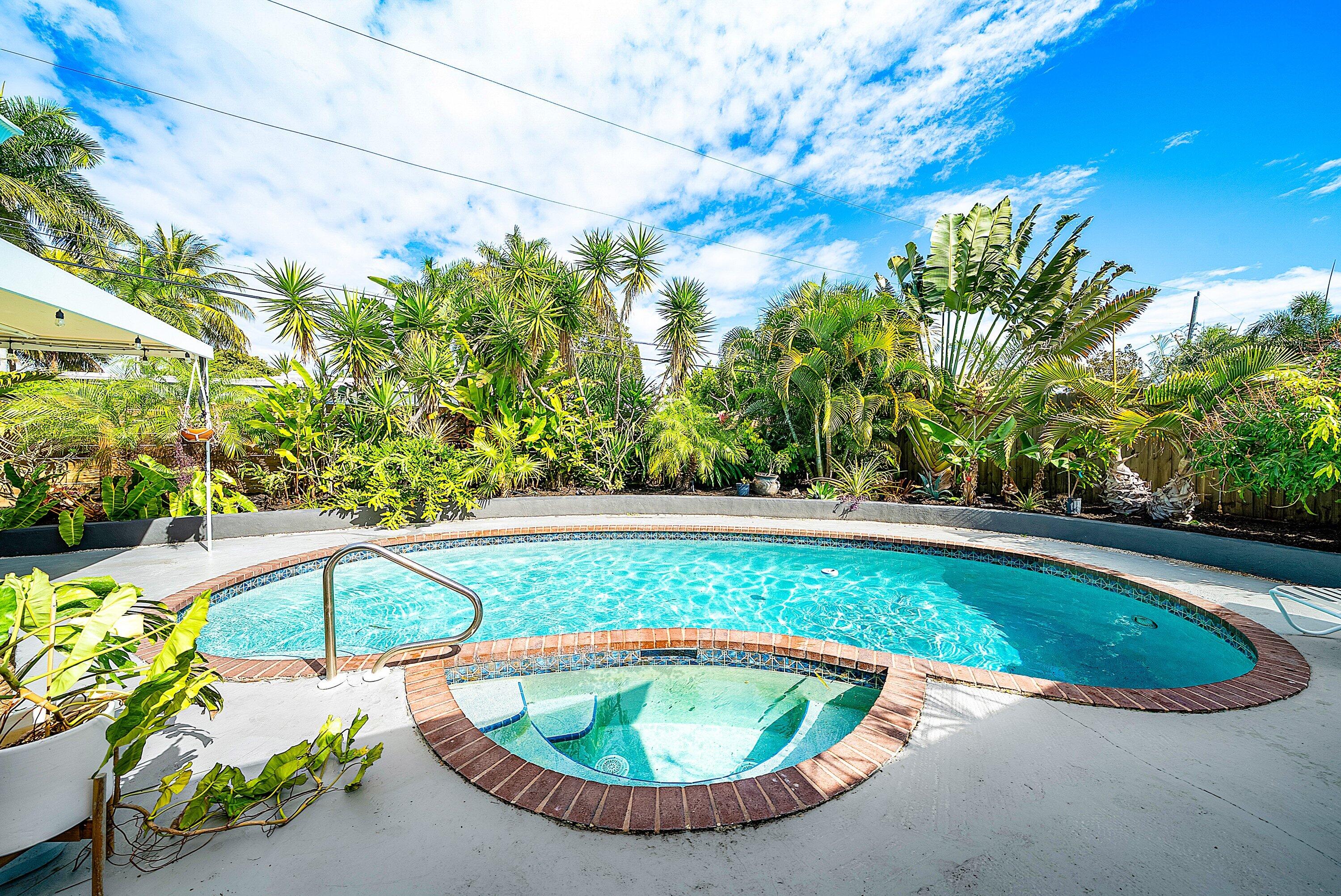 435 NE 35th Street