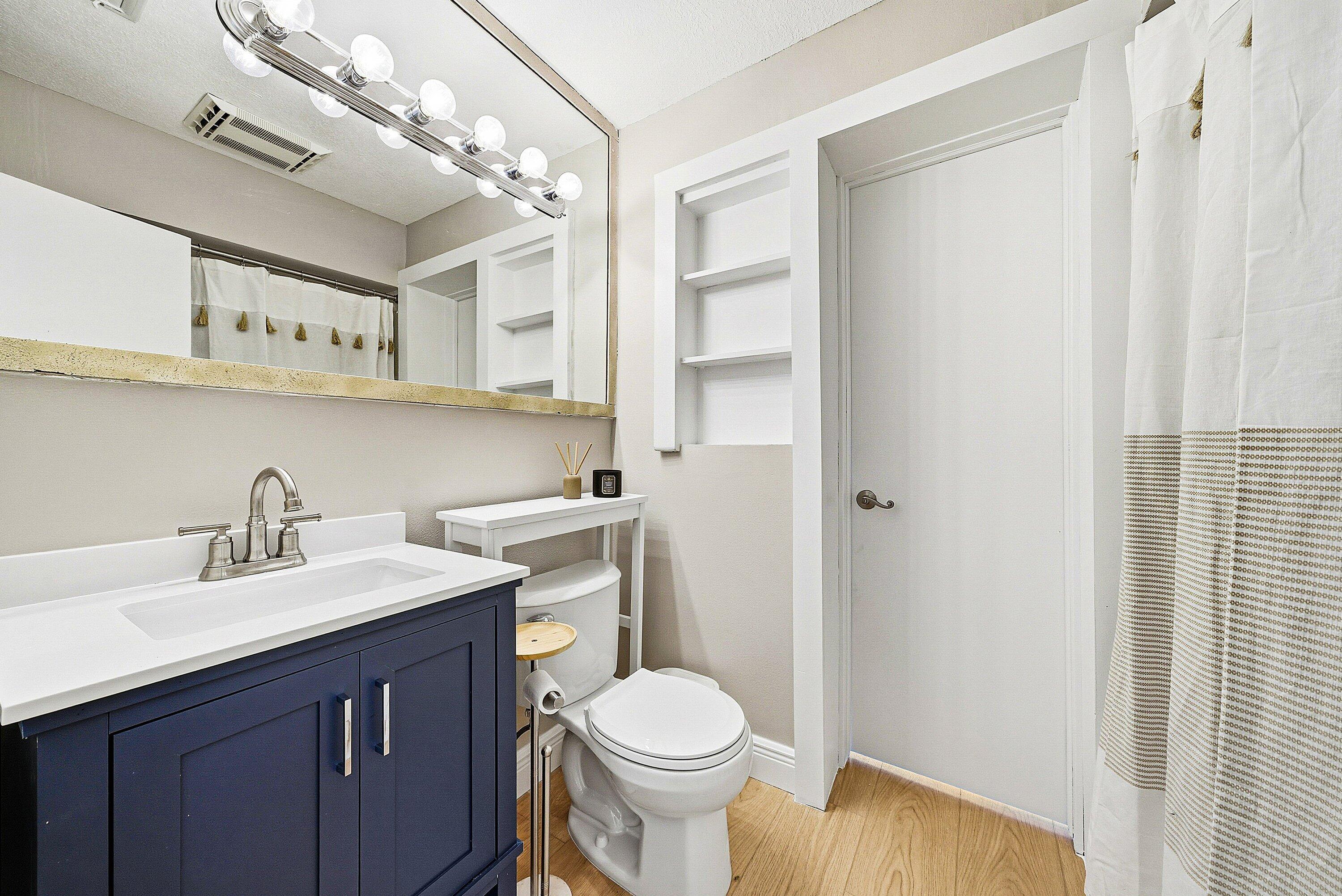 435 NE 35th Street