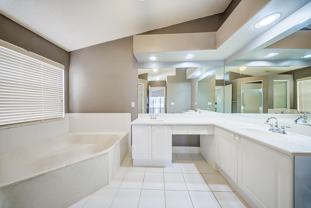 5540 Muirfield Village Circle