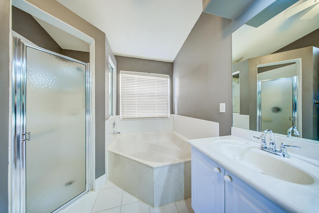 5540 Muirfield Village Circle