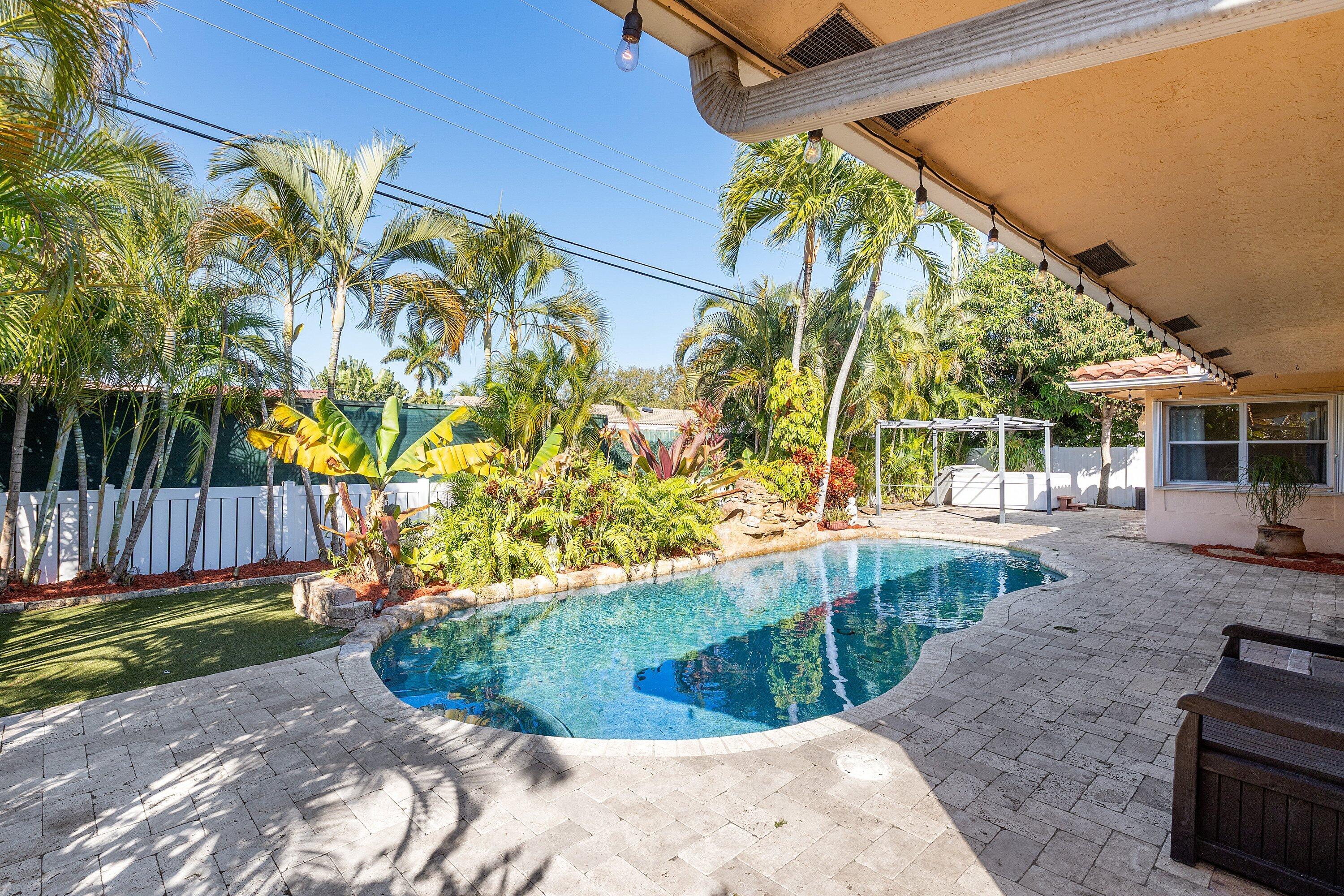 451 NE 25th Terrace