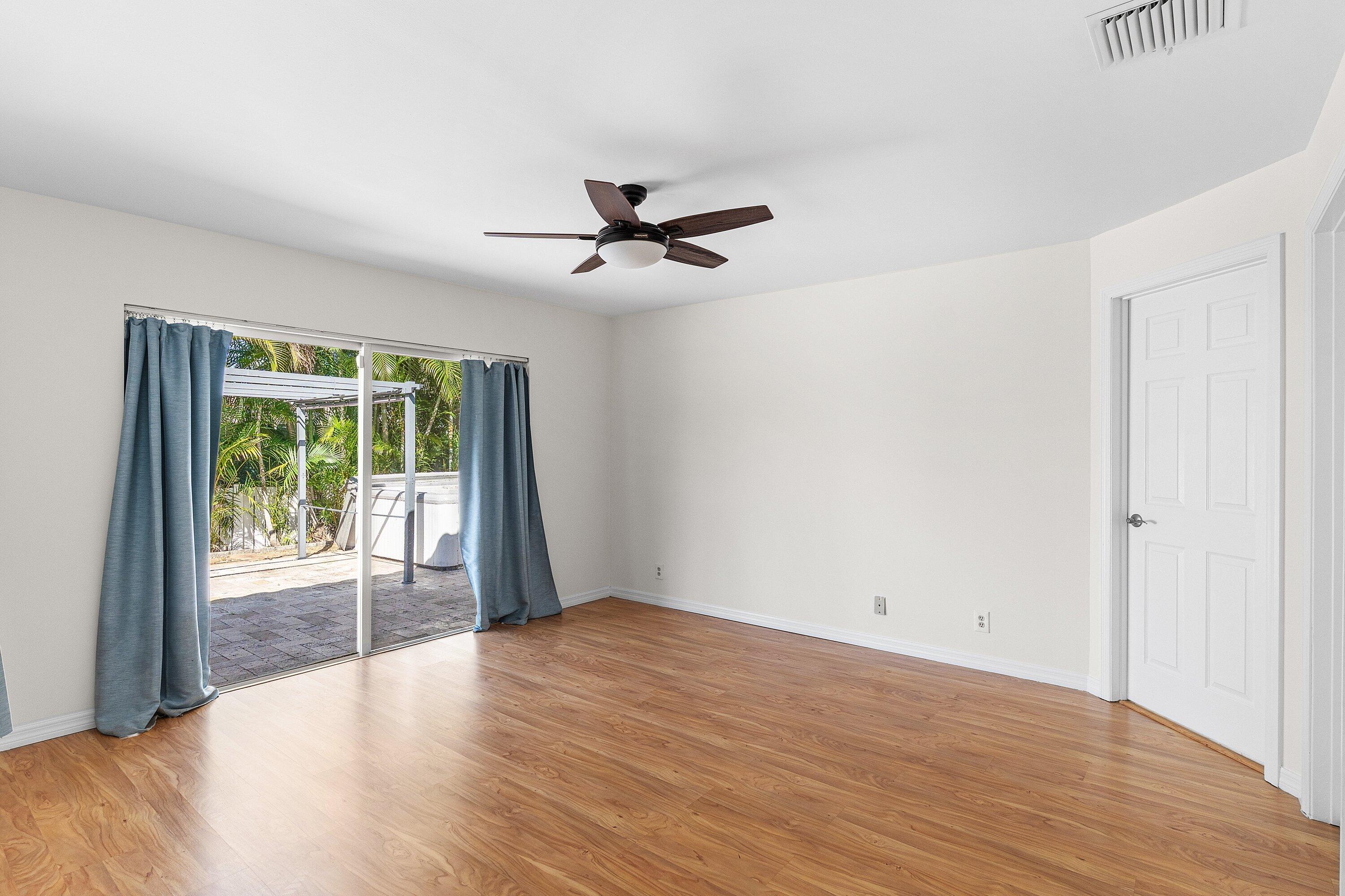 451 NE 25th Terrace