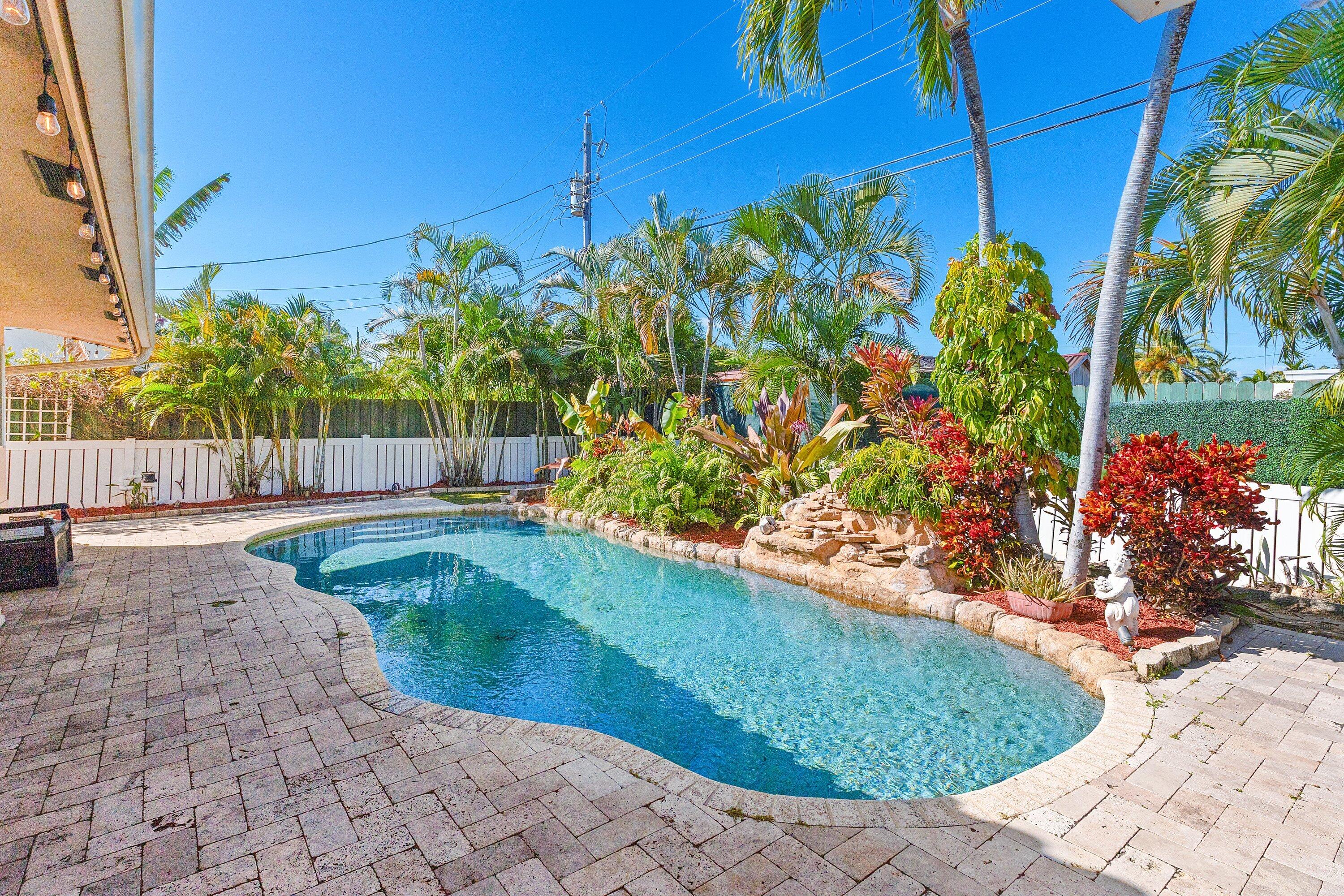 451 NE 25th Terrace