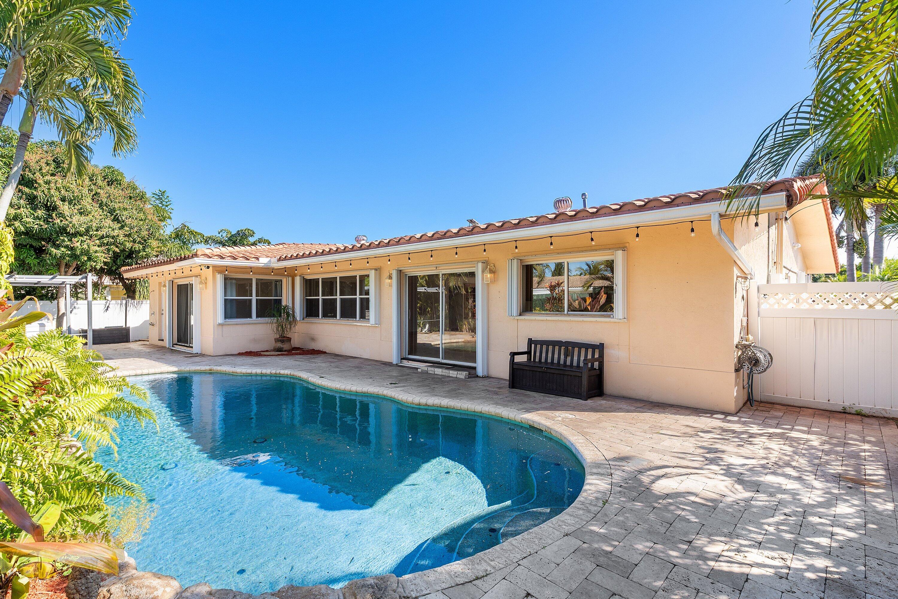 451 NE 25th Terrace