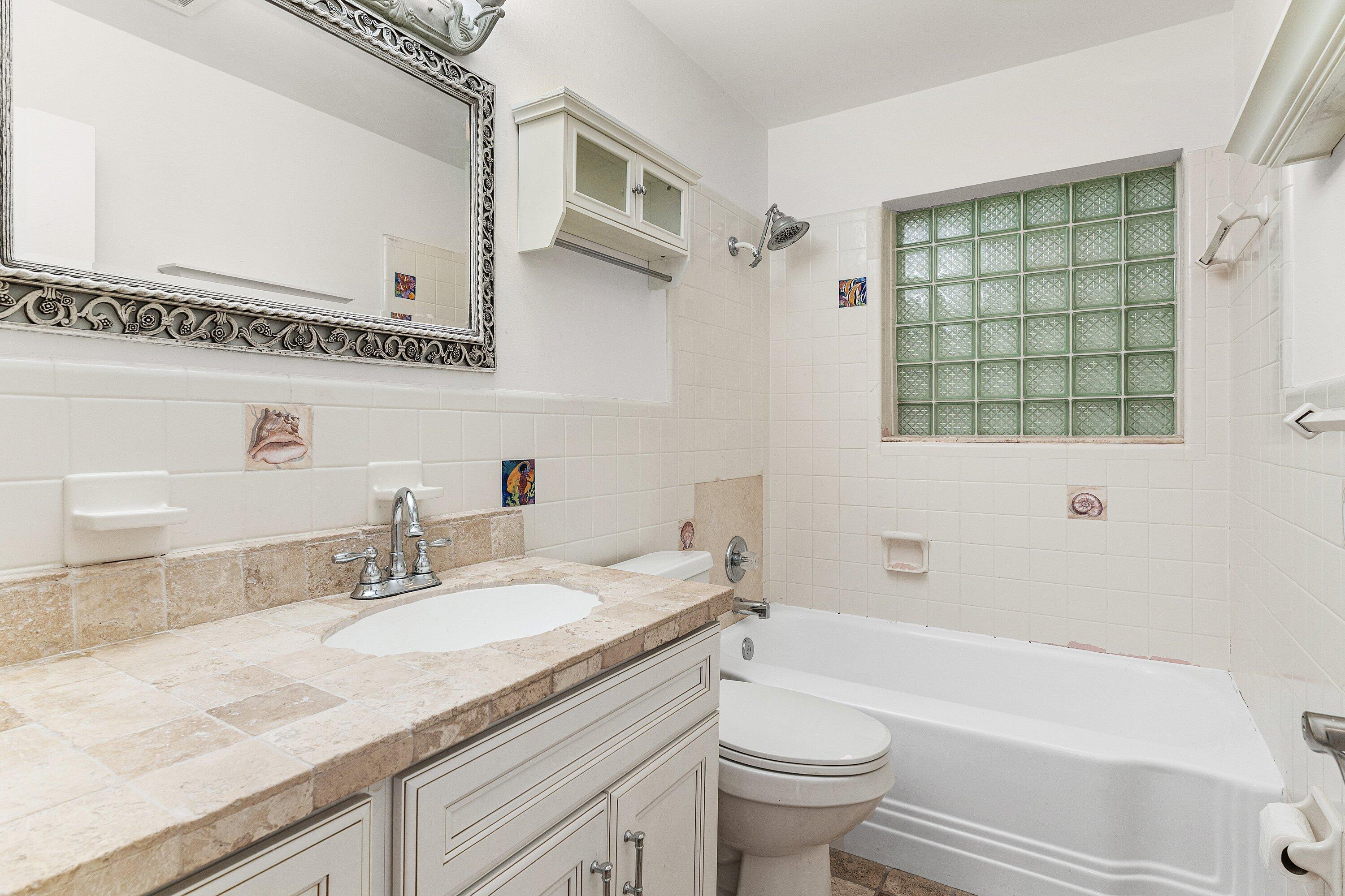 451 NE 25th Terrace