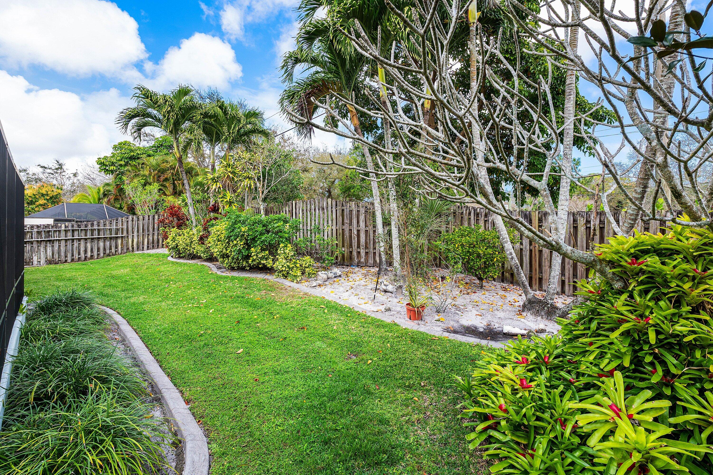 3068 NW 25th Way