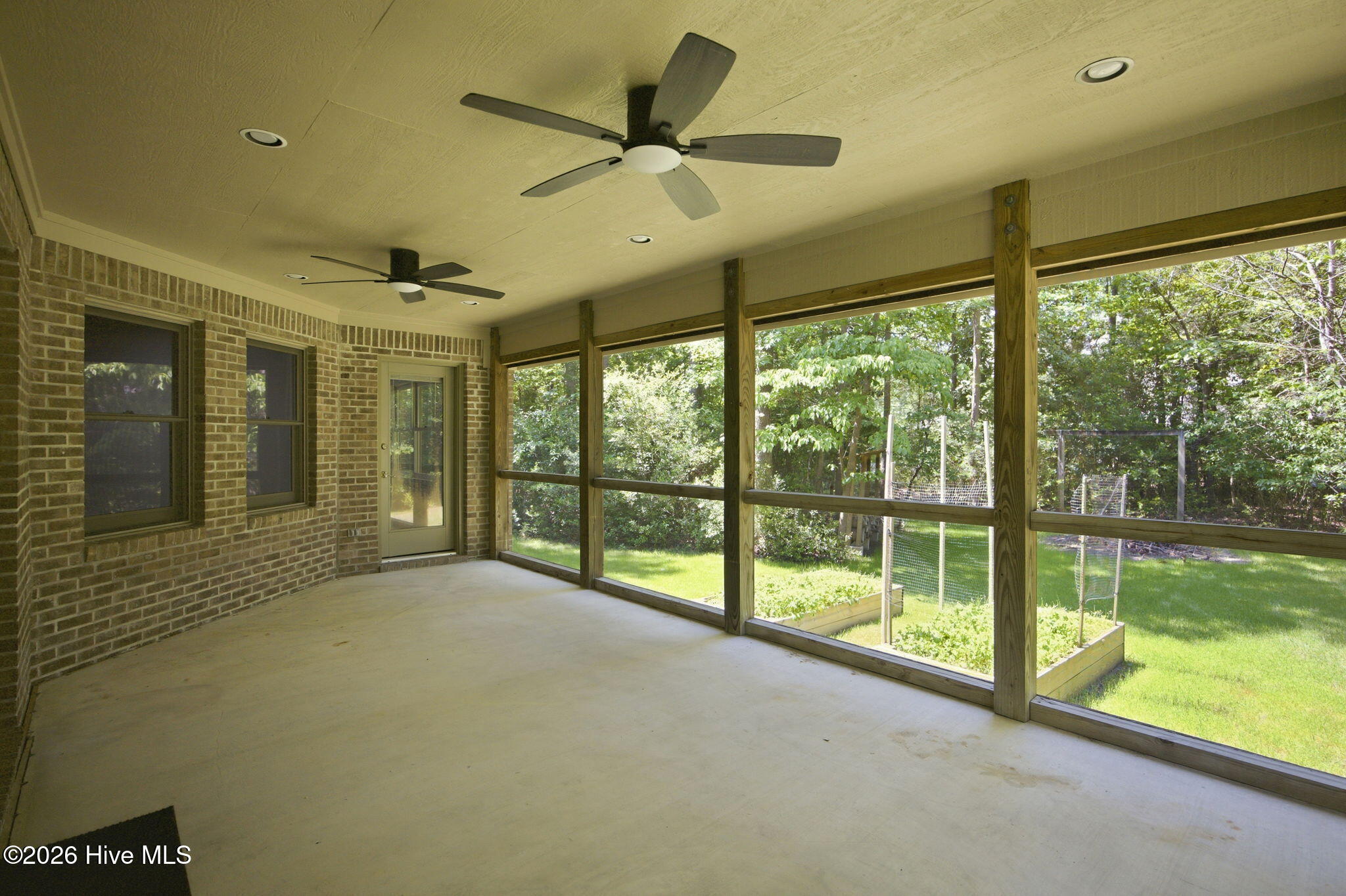 512 North Line Drive
