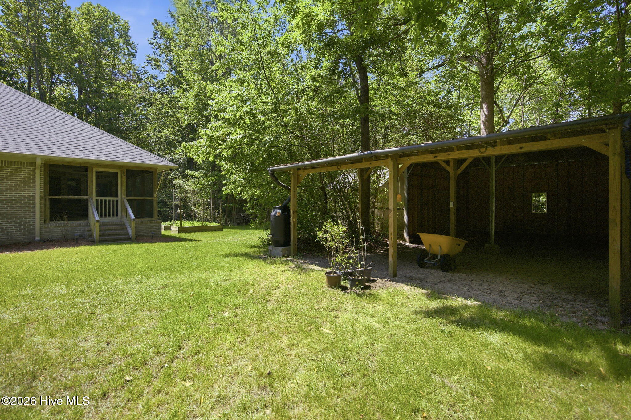 512 North Line Drive