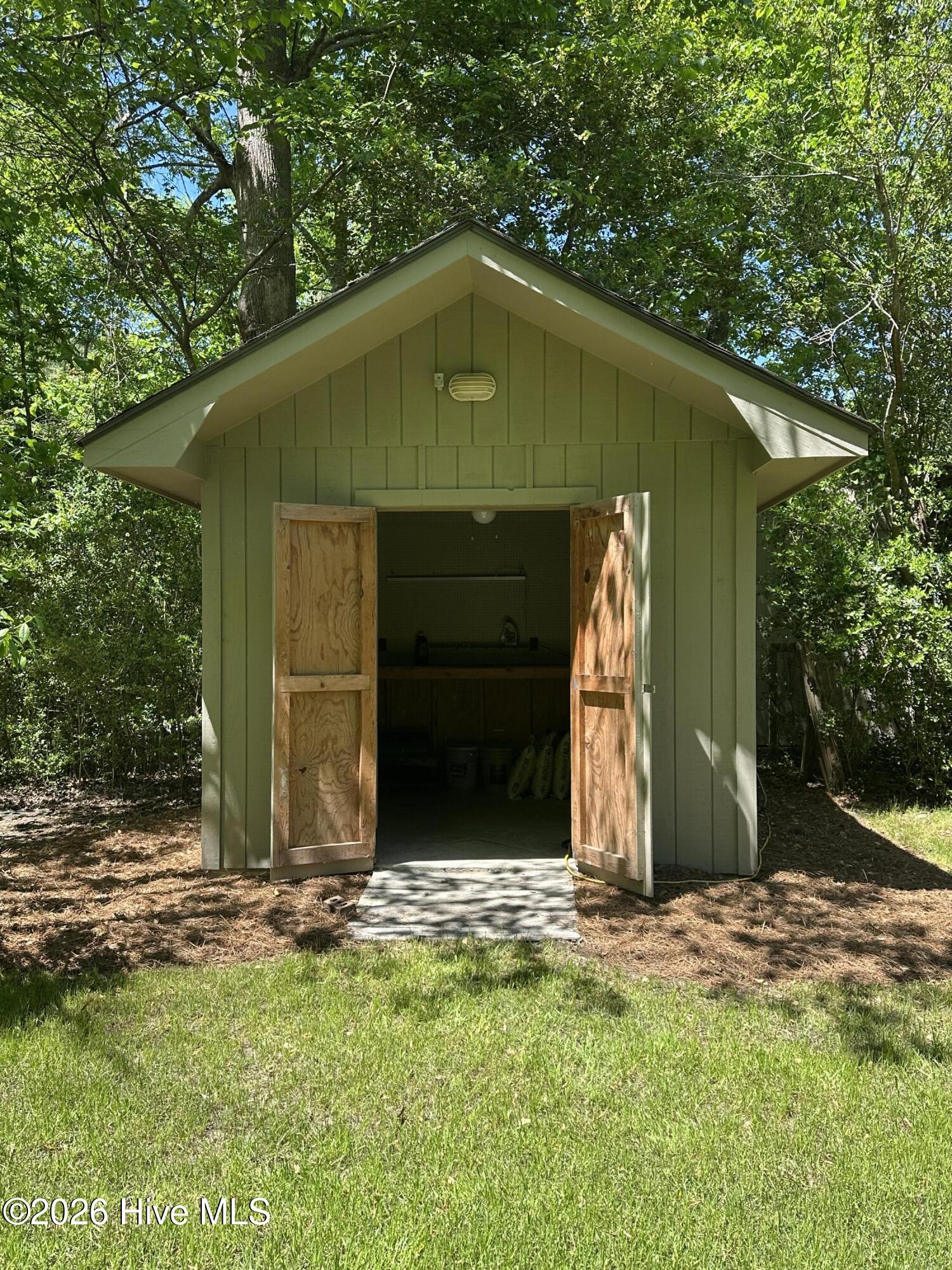 512 North Line Drive