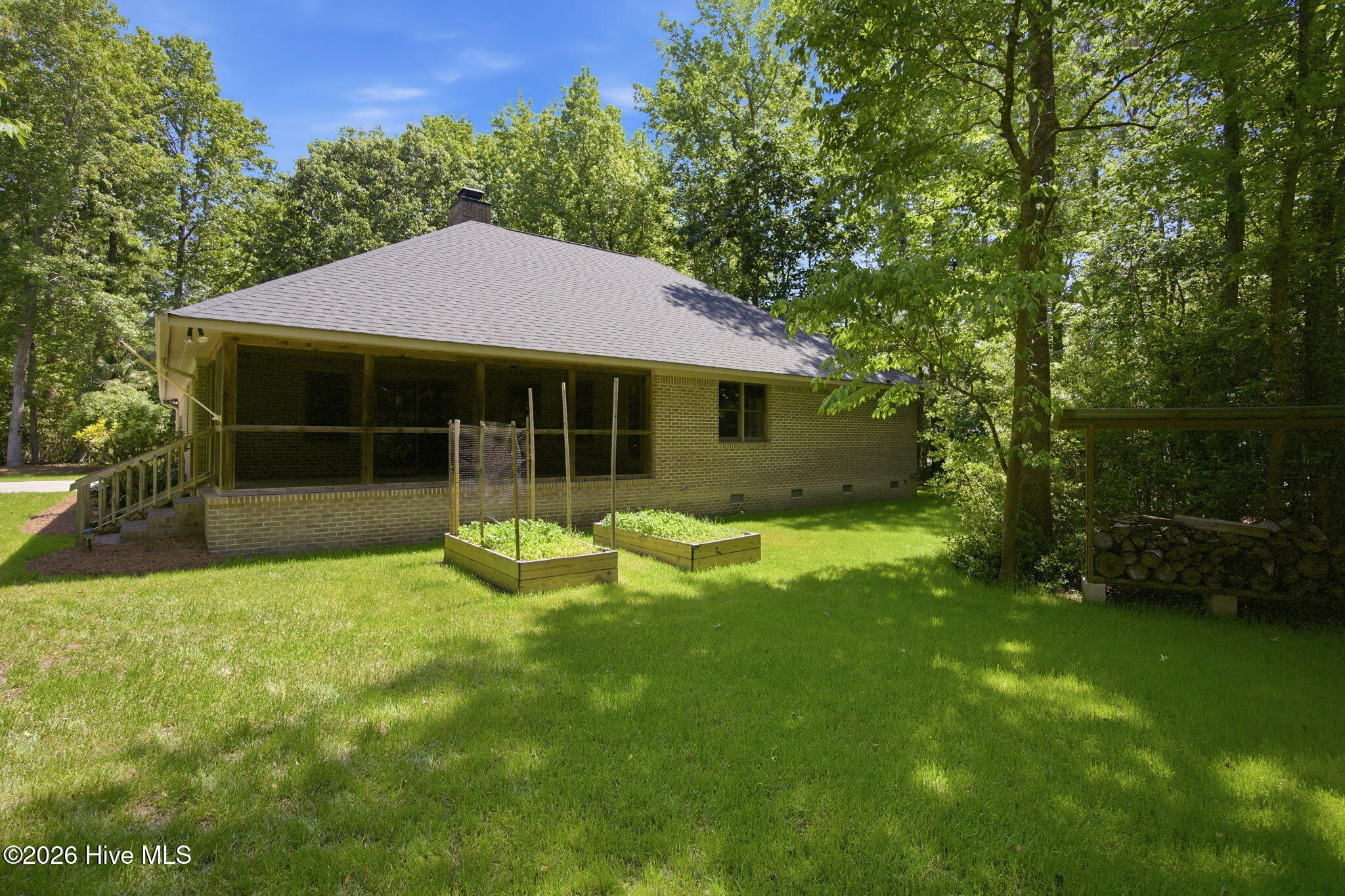 512 North Line Drive