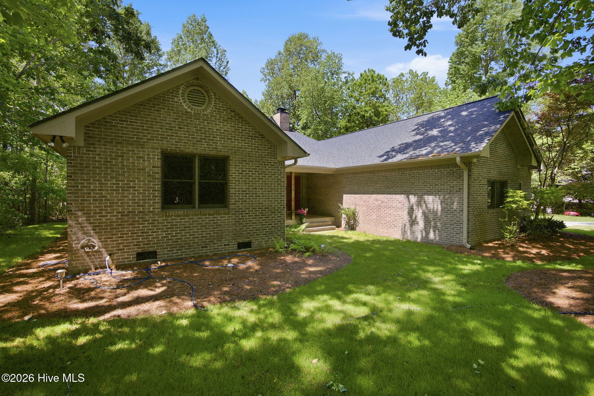 512 North Line Drive