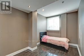 2240 BLACKBIRD COURT