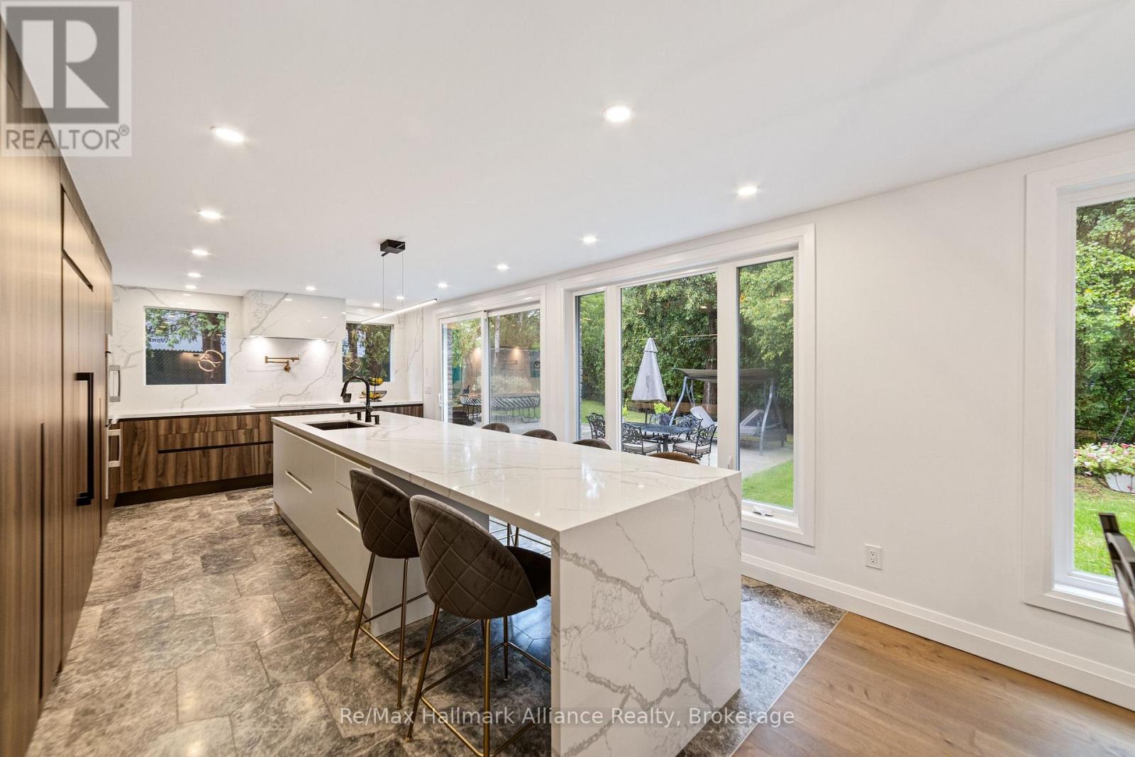 247 WILLOWRIDGE COURT