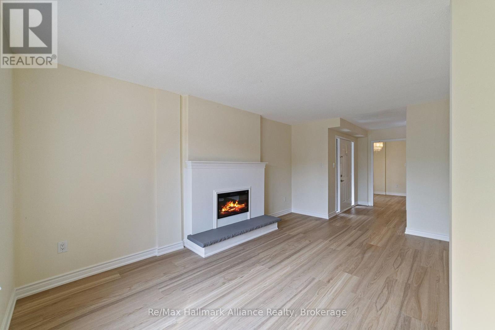 2051 GLENADA CRESCENT