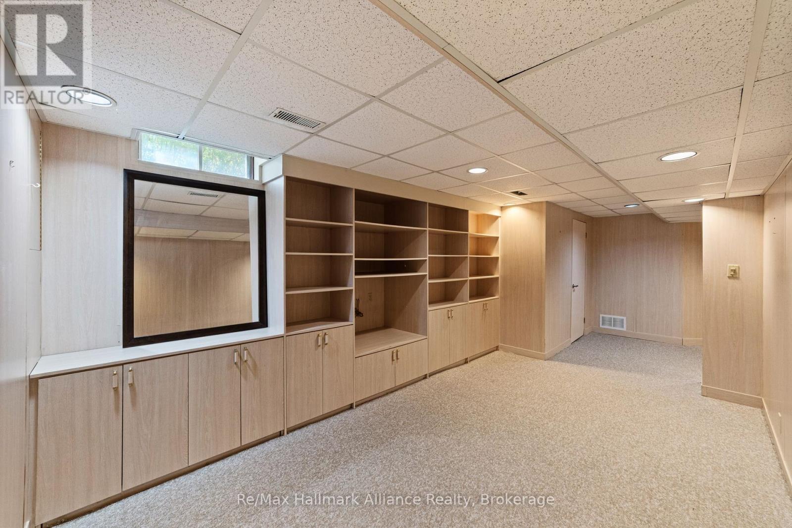 2051 GLENADA CRESCENT