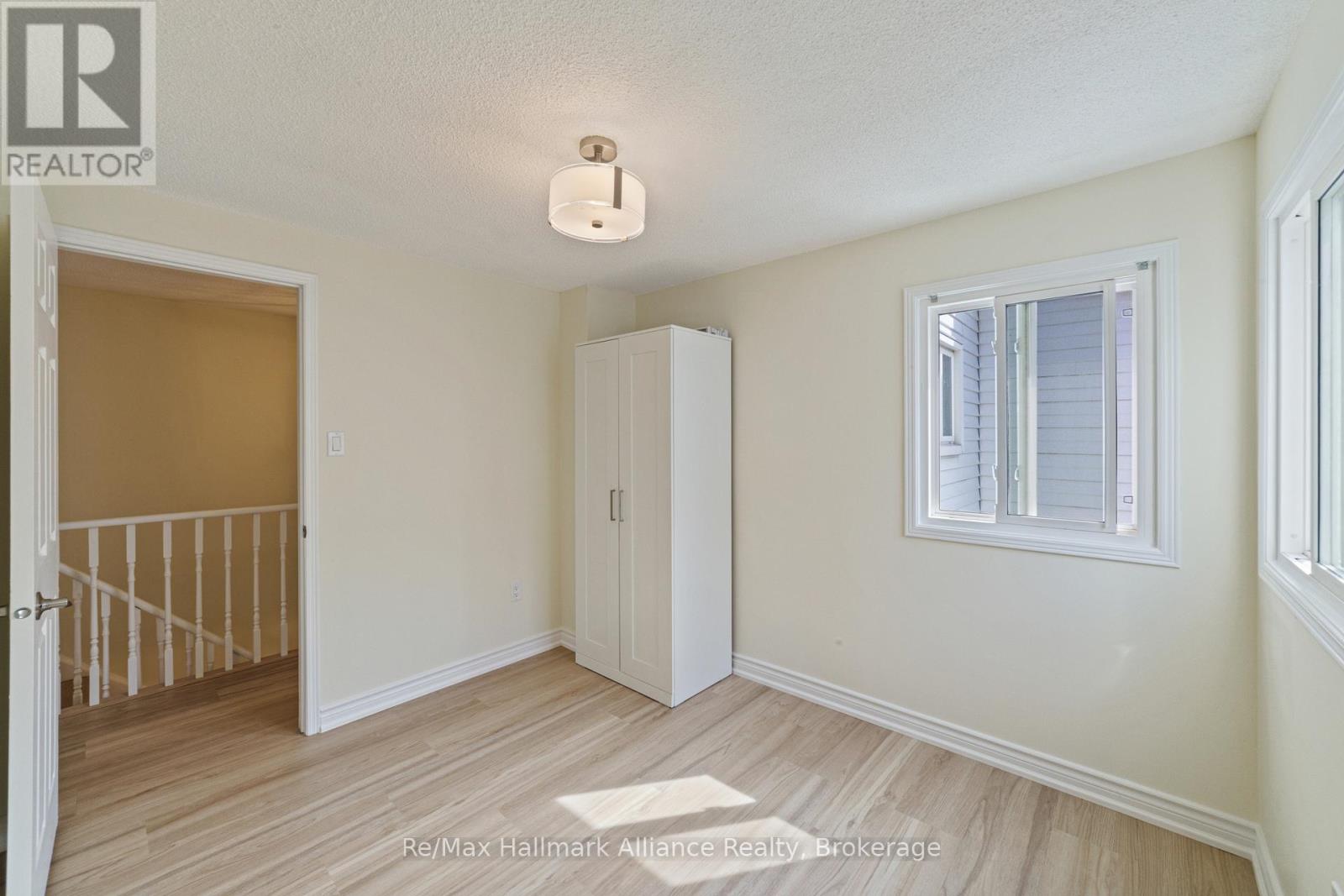 2051 GLENADA CRESCENT