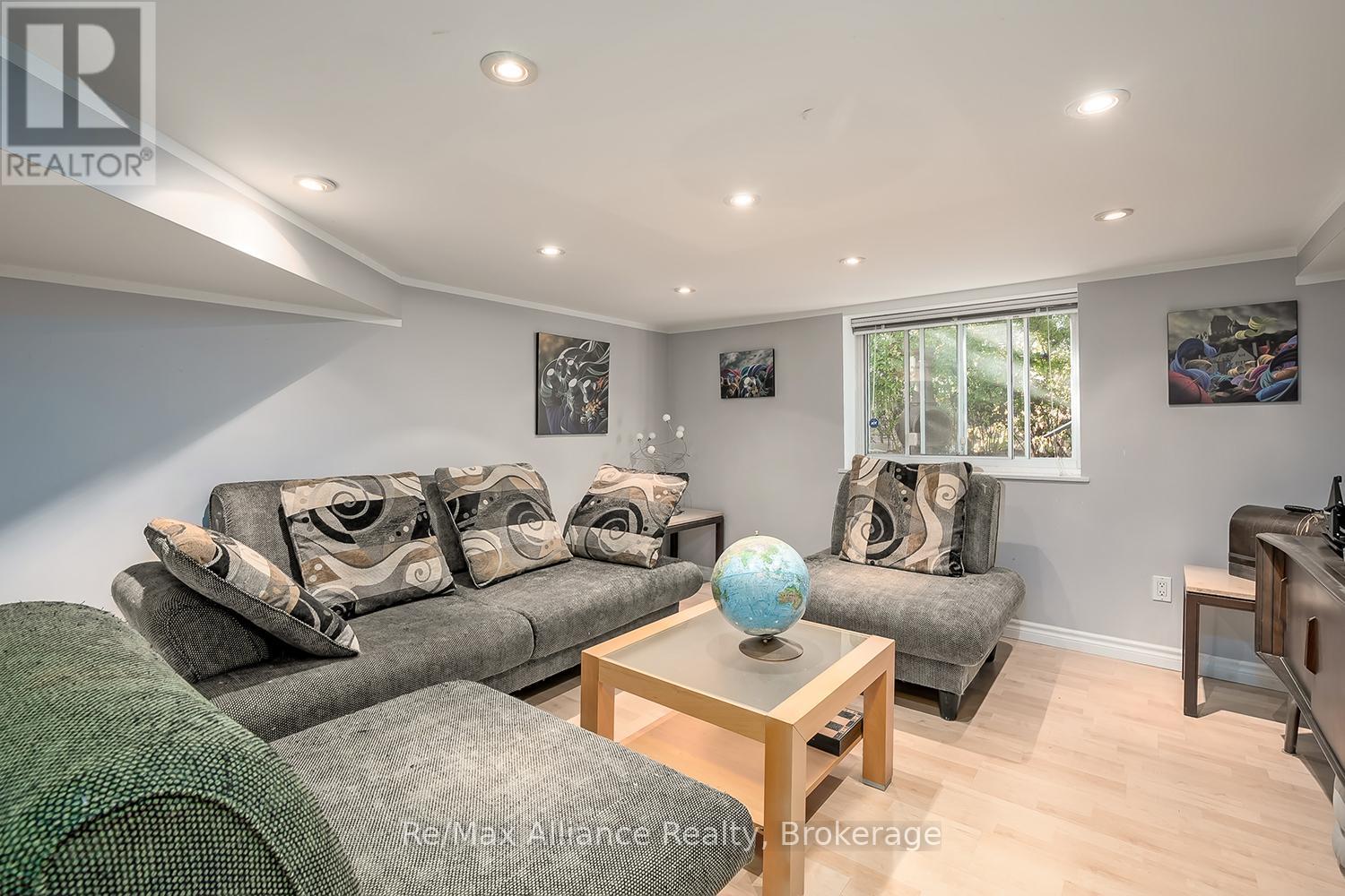 42 CHARTWELL ROAD