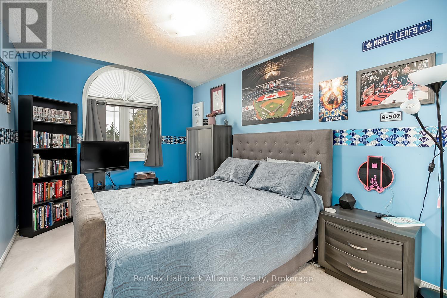 2411 EAST GATE CRESCENT