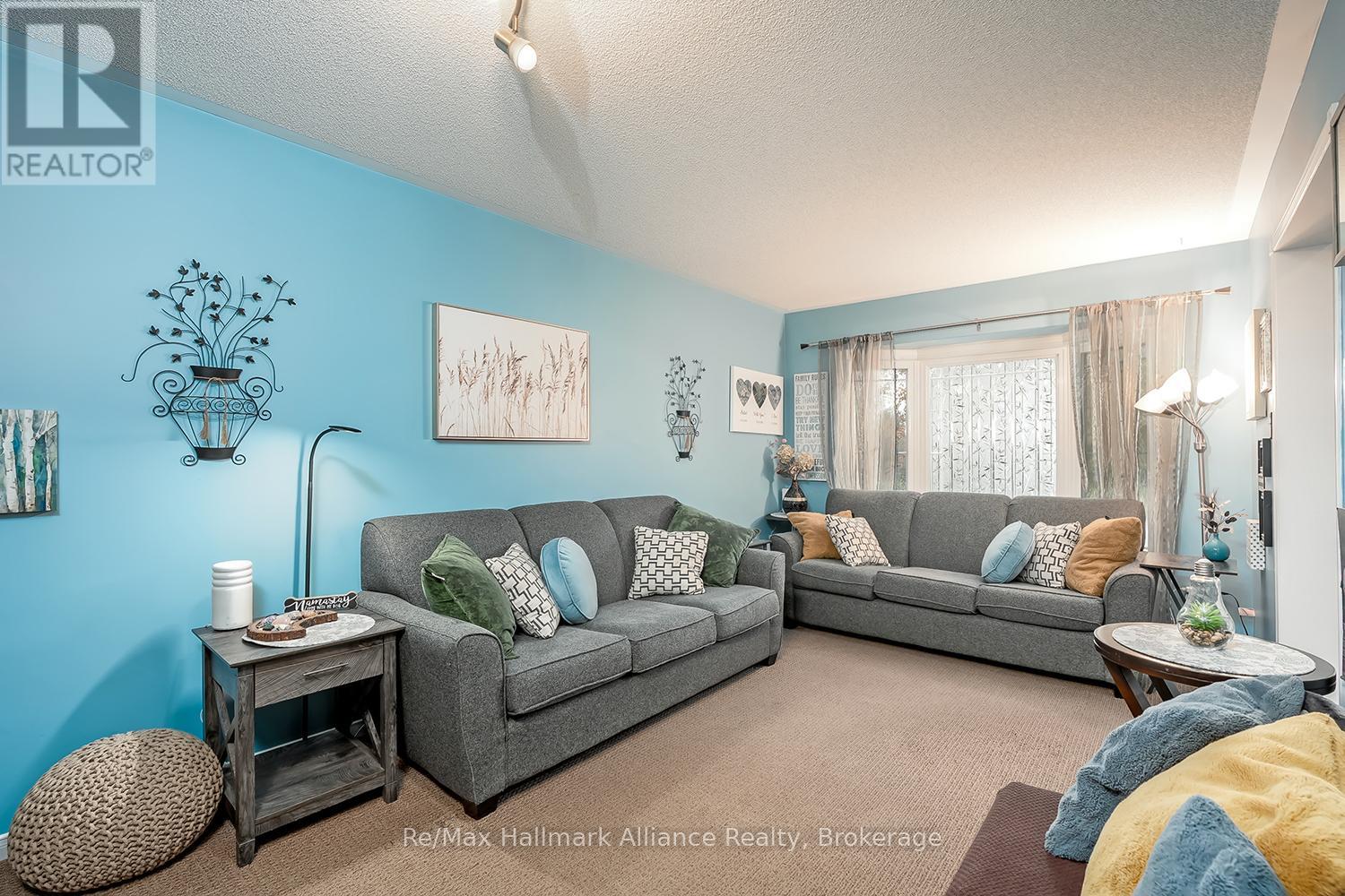 2411 EAST GATE CRESCENT