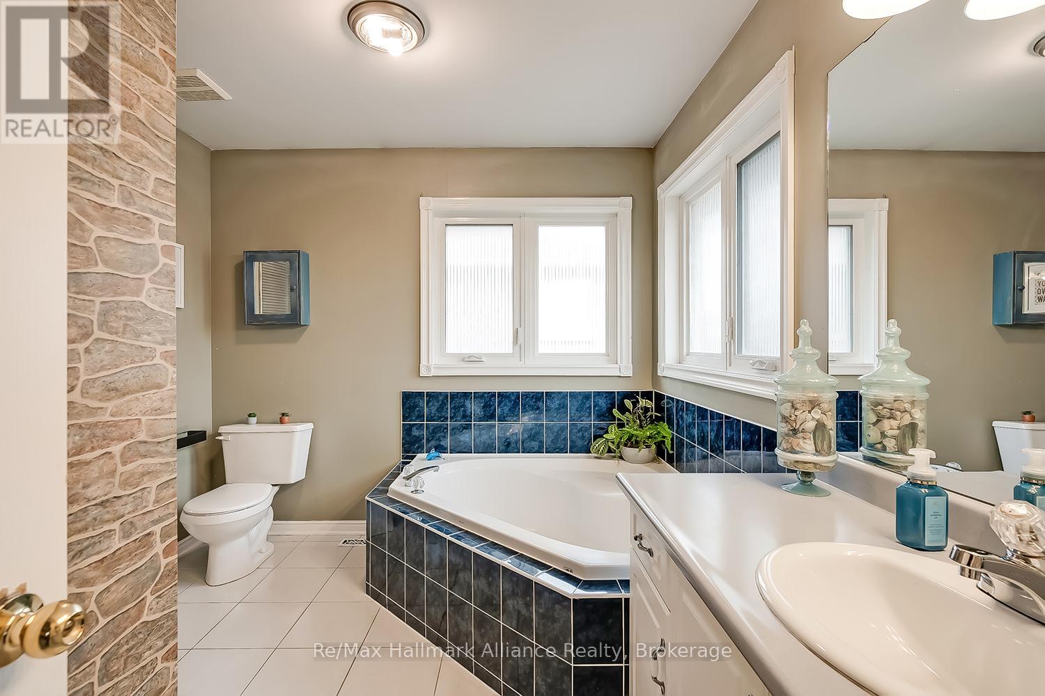 2411 EAST GATE CRESCENT