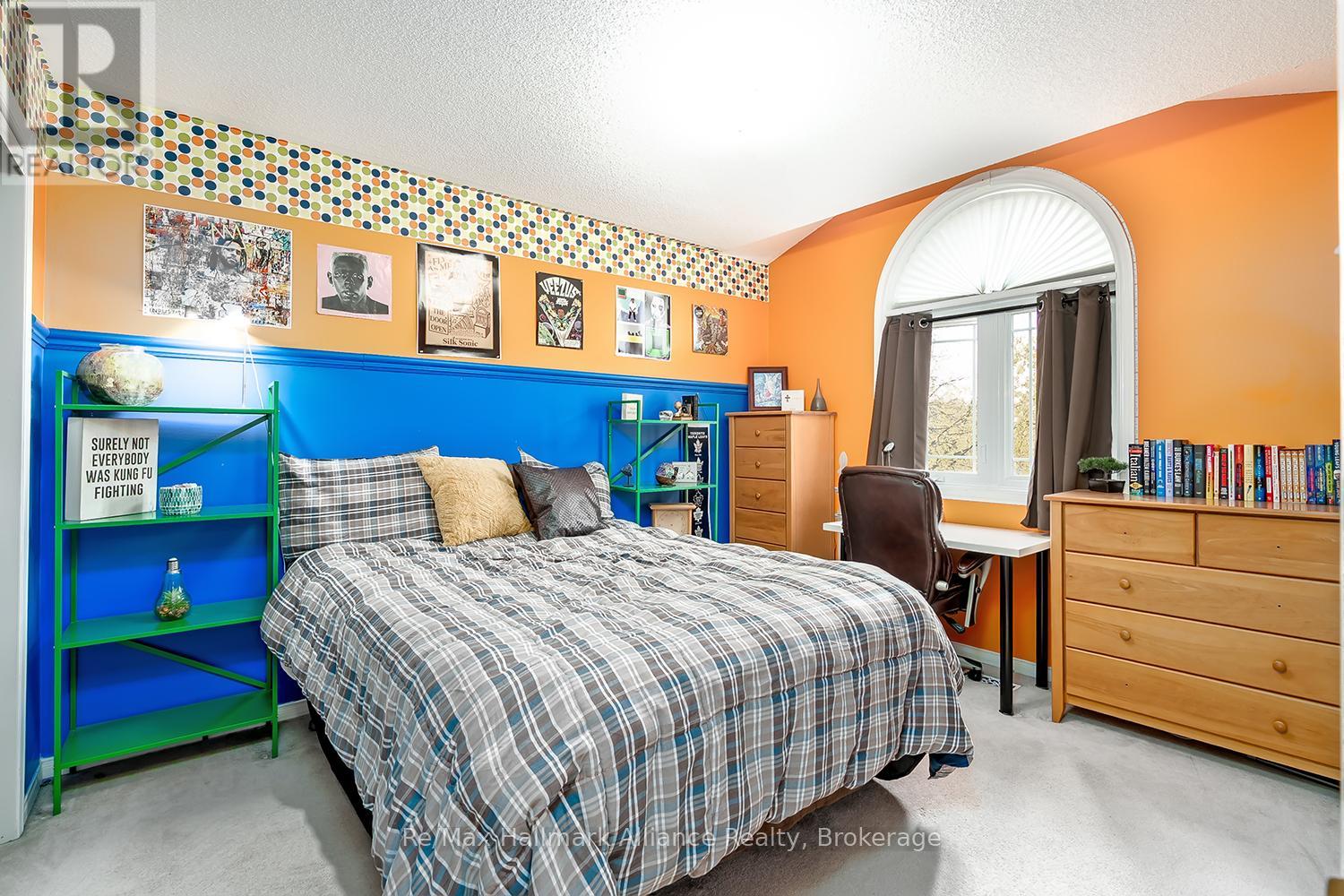 2411 EAST GATE CRESCENT