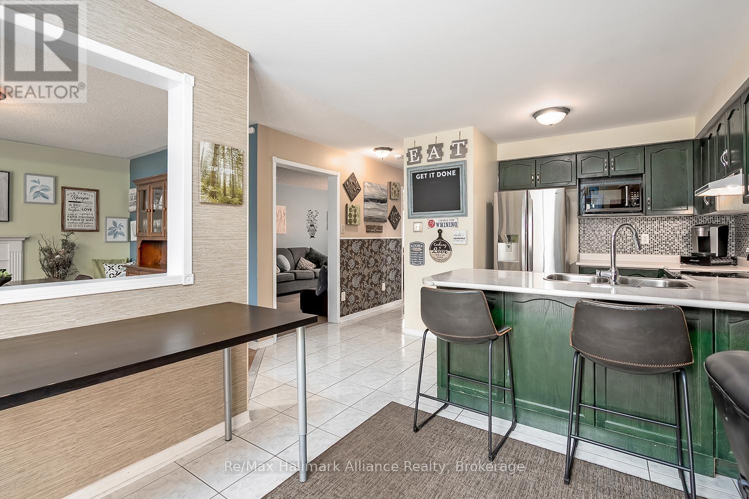 2411 EAST GATE CRESCENT