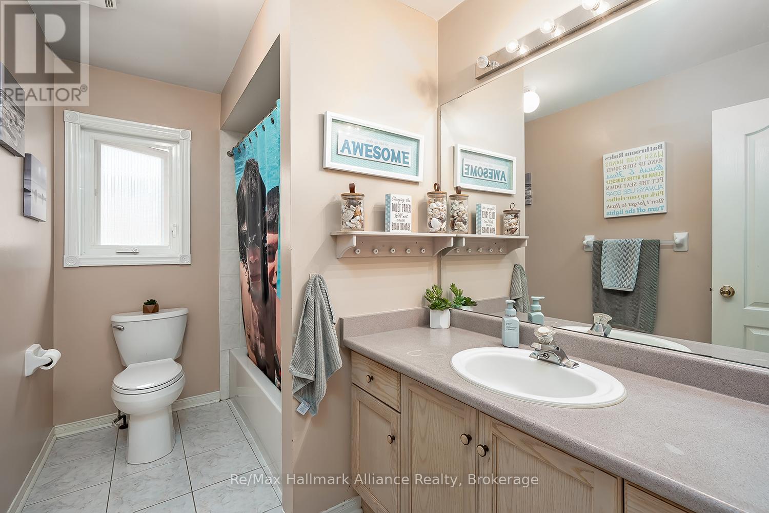 2411 EAST GATE CRESCENT