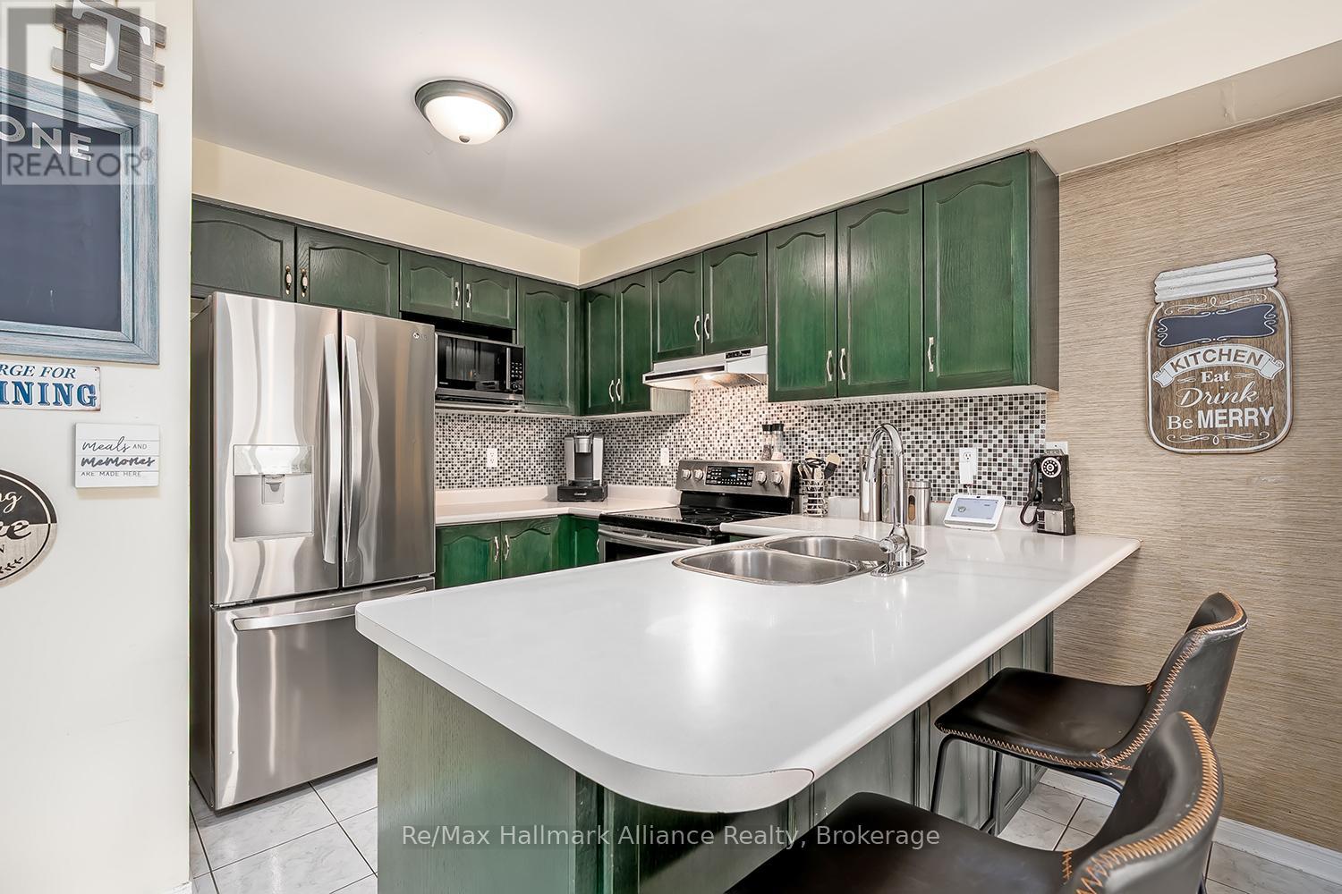 2411 EAST GATE CRESCENT