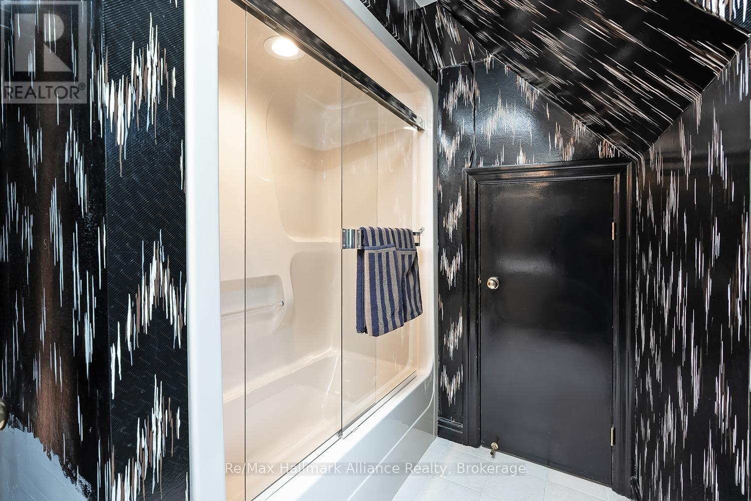 3206 SHORELINE DRIVE