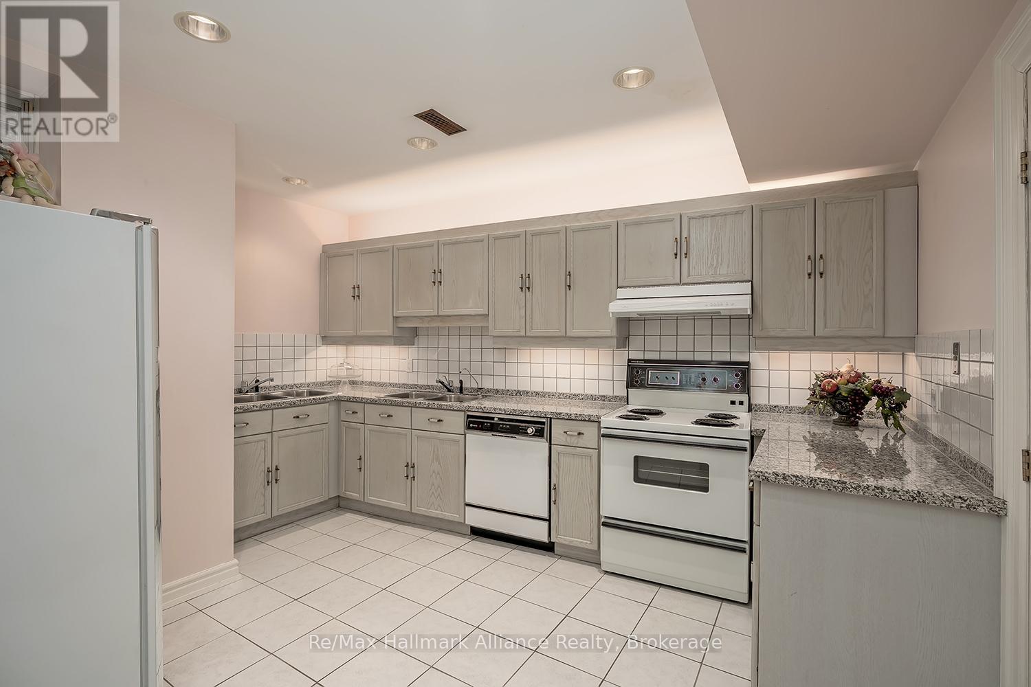 3206 SHORELINE DRIVE